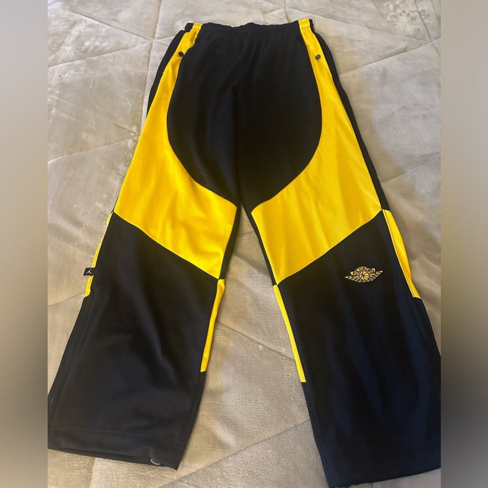 Jordan 14 Ferrari yellow pants. Size medium never worn no tags.